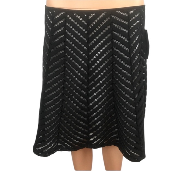 Worthington white skirt with black lace overlay! - Picture 3 of 6